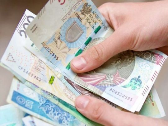У&nbsp;Польщі збільшили кількість отримувачів допомоги у&nbsp;710 злотих: як&nbsp;отримати гроші біженцям з&nbsp;України