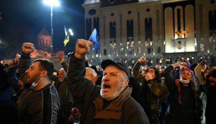 Протести в&nbsp;Грузії через відмову скасувати закон про &laquo;іноагентів&raquo;: у&nbsp;сутичках із&nbsp;поліцією багато постраждалих