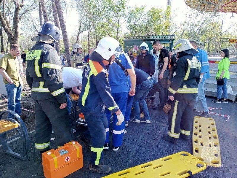 В&nbsp;російському Оренбурзі впала карусель у&nbsp;парку: постраждали близько 20 людей, серед яких діти (відео)