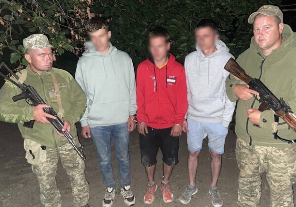 В Одесской области рядом с Молдовой со стрельбой задержали "пациентов больницы" В Одесской области рядом с Молдовой со стрельбой задержали "пациентов больницы"