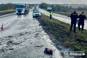 На трассе Одесса &ndash; Мелитополь &ndash; Новоазовск столкнулись легковушка и грузовик: есть погибшие и пострадавший