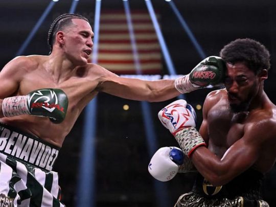 Непереможний Бенавідес побив ексчемпіона двох дивізіонів у&nbsp;бою за&nbsp;титул (відео)