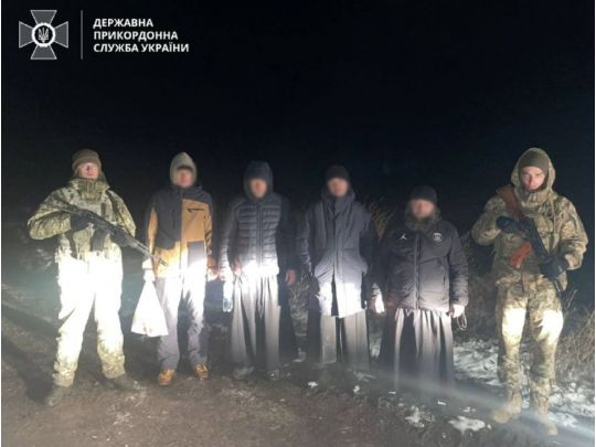 Казначей Лаври з&nbsp;ряженими &laquo;священниками&raquo;: прикордонники вчасно припинили &laquo;паломницьку&raquo; екскурсію