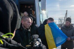 Из российского плена вернулись домой восемь пограничников из Одесской области