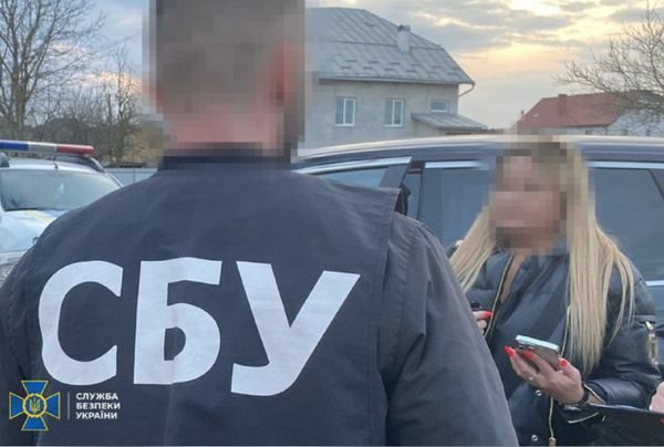 Причетні голова ВЛК та&nbsp;депутат: правоохоронці заблокували ще&nbsp;4 схеми виїзду ухилянтів за&nbsp;кордон