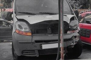В Одессе неизвестные подожгли эвакуационный автомобиль боевого медика
