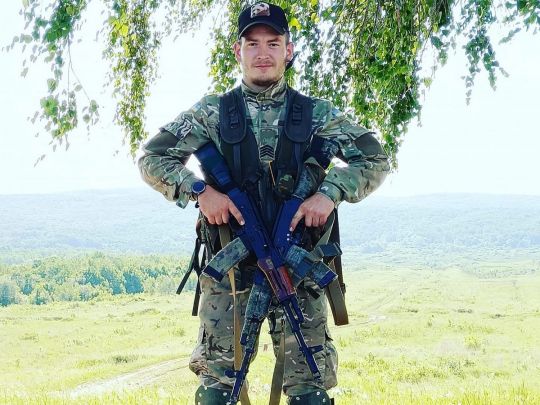 «Після вибуху я втратив зір та ноги. Зрозумів: або стікаю кров’ю і зараз гину, або починаю діяти»: історія порятунку аеророзвідника