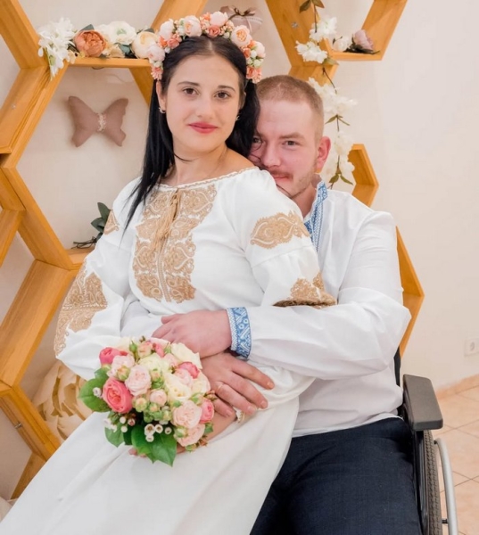 «Після вибуху я втратив зір та ноги. Зрозумів: або стікаю кров’ю і зараз гину, або починаю діяти»: історія порятунку аеророзвідника