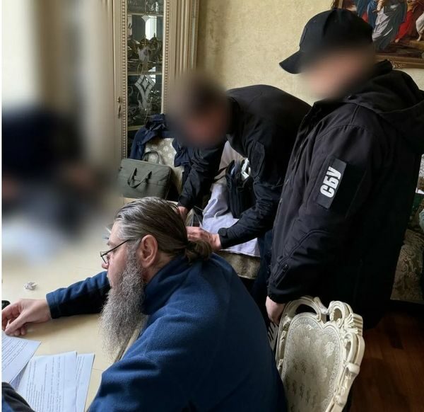 Завітала &laquo;служба божа&raquo;: СБУ та&nbsp;Нацполіція провели обшуки у&nbsp;Київській митрополії УПЦ московського патріархату