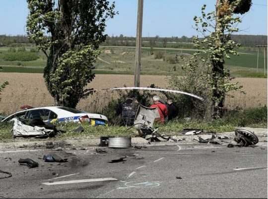 Трагедія на&nbsp;Полтавщині: в&nbsp;ДТП загинули поліцейський і&nbsp;військовий з&nbsp;ТЦК