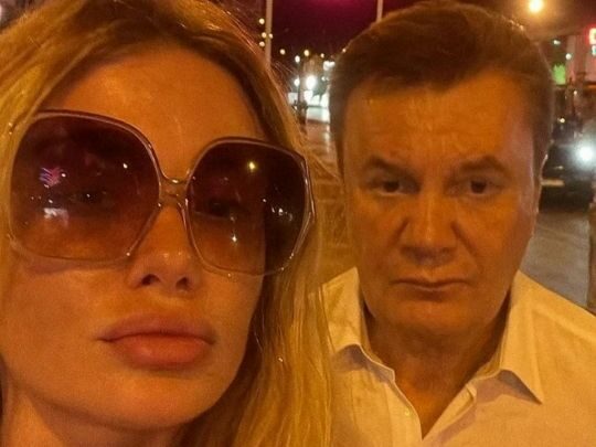 Камінська з&nbsp;&laquo;НеАнгелів&raquo; засвітилася на&nbsp;Канарах в&nbsp;компанії Януковича, але їй&nbsp;повірили не&nbsp;всі