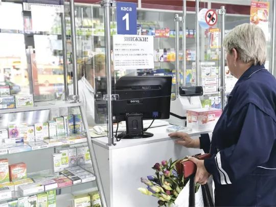 Попри зростання, аптеки платять у&nbsp;10 разів менше податку на&nbsp;прибуток: нардеп Кузьміних анонсував перевірки фармринку
