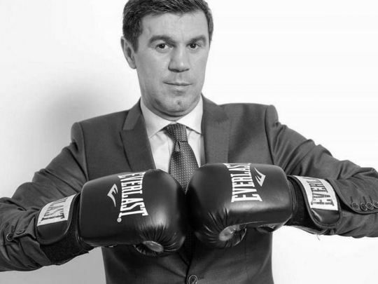 Помер непереможний чемпіон світу з&nbsp;боксу, який став знаменитим автогонщиком (фото, відео)