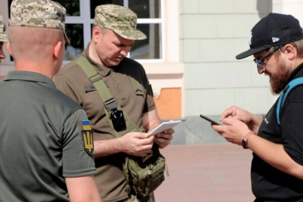 У работников ТЦК появятся бодикамеры: вручение повесток будет фиксироваться с 1 сентября У работников ТЦК появятся бодикамеры: вручение повесток будет фиксироваться с 1 сентября