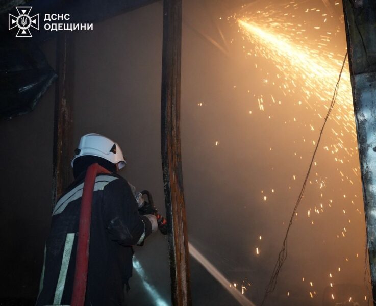 Удари по&nbsp;Дніпропетровщині та&nbsp;прильоти в&nbsp;Одесі: минула ніч в&nbsp;Україні знову була неспокійною (фото)