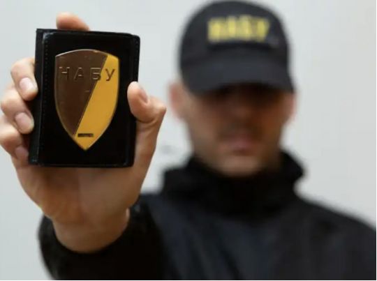 Купив квартиру під час війни, а&nbsp;записав на&nbsp;чужу маму: як&nbsp;детектив НАБУ &laquo;замаскував&raquo; житло
