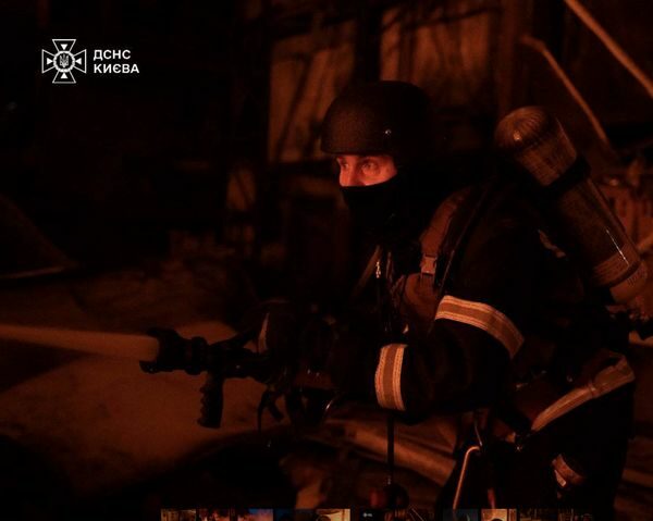 Росіяни атакували Київ балістикою: під удар потрапили три райони міста (фото, відео)