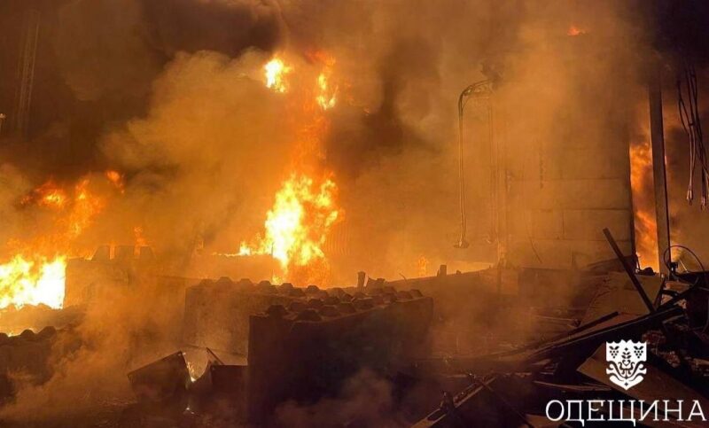 Безпілотники ворога масовано ударили по&nbsp;Дніпропетровській, Одеській та&nbsp;Чернігівській областях, є&nbsp;жертви (фото, відео)