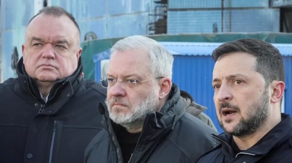 Украину потряс коррупционный скандал: отставки министров Украину потряс коррупционный скандал: отставки министров