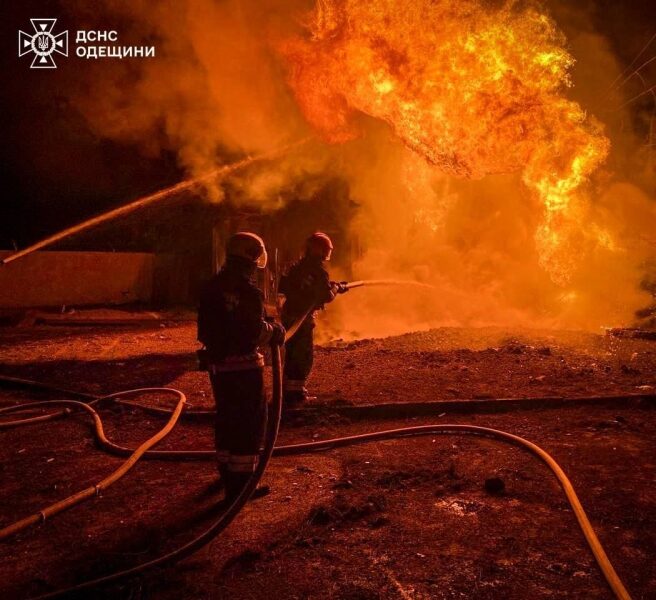Україна відбила чергову масовану атаку дронів: пошкоджено енергетичні об&rsquo;єкти, є&nbsp;поранені (фото)