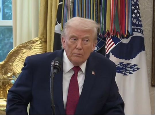 &laquo;Він нічого не&nbsp;має, поки я&nbsp;це&nbsp;не схвалю&raquo;: Трамп зробив різку заяву перед зустріччю з&nbsp;Зеленським