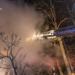росія випустила десятки дронів і ракет по пологовому, лікарнях і будинках: пожежі та перебої з теплом і водою, є загиблі (фото, відео)
