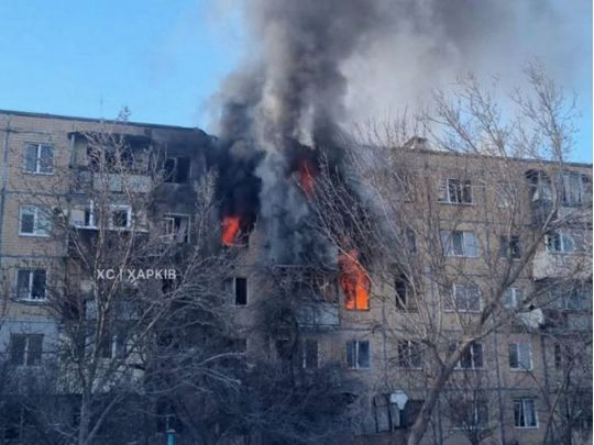 Росія атакувала Харків і&nbsp;Запоріжжя: міста охоплені полум&rsquo;ям, є&nbsp;загиблі та&nbsp;поранені&nbsp;&mdash; шокуючі кадри (фото, відео)