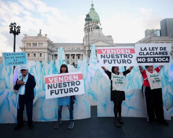 Аргентина разрешила добычу полезных ископаемых в зоне ледников