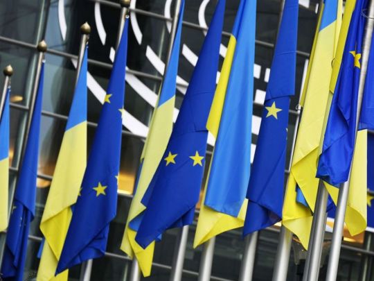 Податок на&nbsp;посилки як&nbsp;умова макрофіну: чи&nbsp;знайдеться у&nbsp;Раді достатньо голосів за&nbsp;вимогу&nbsp;ЄС та&nbsp;МВФ