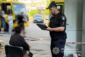 Утренний удар по остановке в Одессе: получили осколочные ранения люди