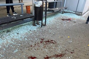Утренний удар по остановке в Одессе: получили осколочные ранения люди