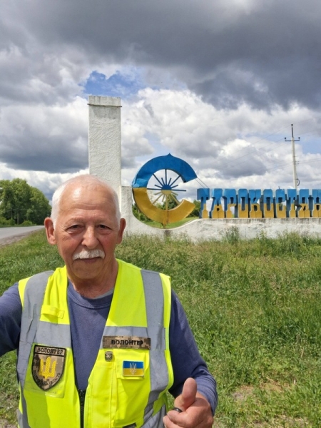 &laquo;Мотивують вдячні очі військових&raquo;: 66-річний волонтер з&nbsp;Полтавщини вирушив у&nbsp;черговий велотур, аби допомогти ЗСУ